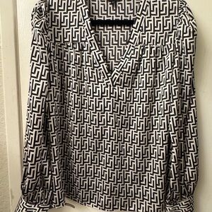 Express Black and White Geometric V-Neck Blouse